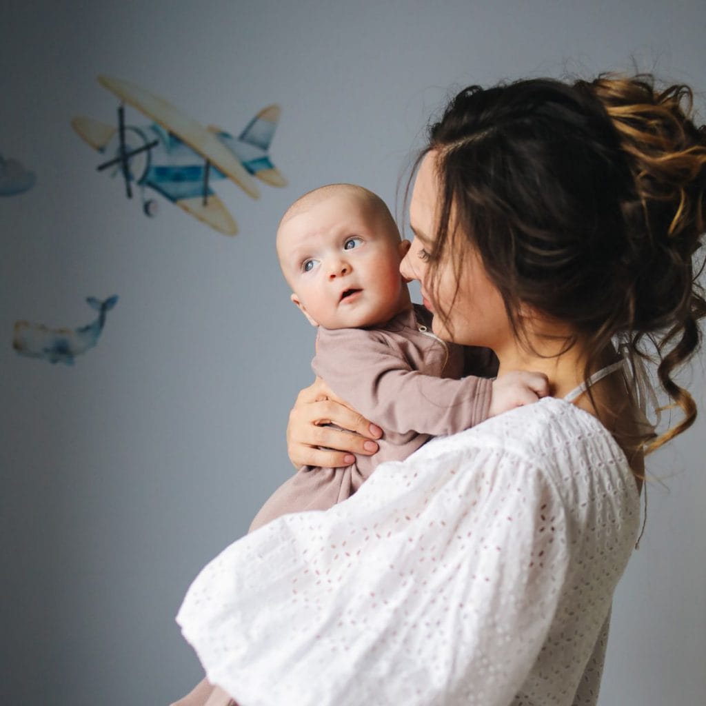 Nieuwe moeder met baby - Postpartumbox